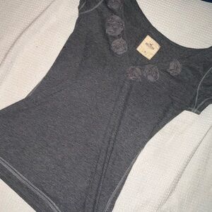 y2k hollister Gray Women's Top with Floral Accents